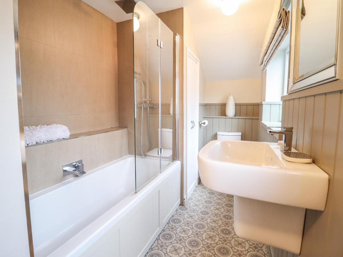 3 Ivy Court Villa Долгелай Екстериор снимка